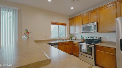 853 S Pheasant Dr