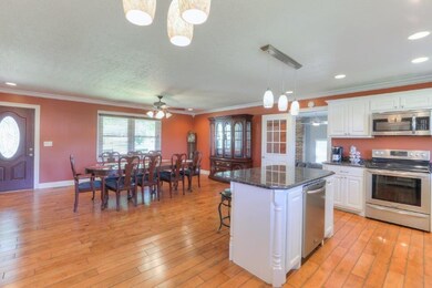 1310 Robinwood Dr, Shelbyville, TN 37160 - photo 5