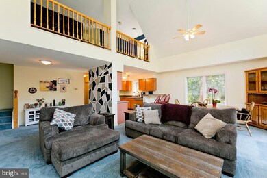 575 Creekview Ln, Berkeley Springs, WV 25411 - photo 4