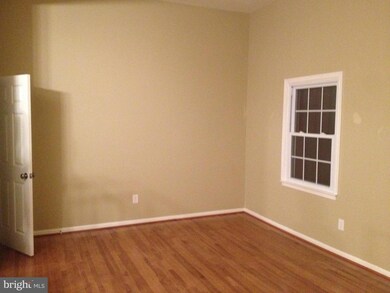 2076 Pilgrim Dr, Woodbridge, VA 22192 - photo 4