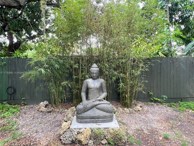 315 NE 110th St unit 2, Miami, FL 33161 - photo 2