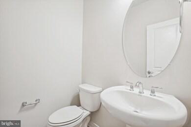 13340 Sherwood Park Ln, Herndon, VA 20171 - photo 7