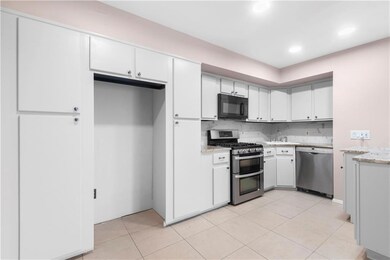 68 Lamped Loop unit 1, Staten Island, NY 10314 - photo 4
