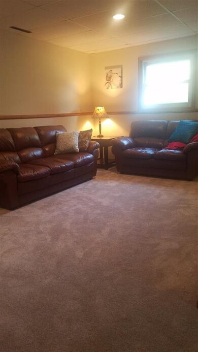 4866 Irish Ln, Fitchburg, WI 53711 - photo 7