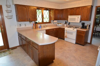 185 Richdale Rd, Colts Neck, NJ 07722 - photo 6