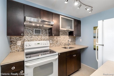 1300 E. Lafayette #2502 - Iconic Riverfront Co-Op with Stunning South-Facing Views