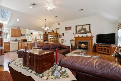 005-photo-living-room-8293927