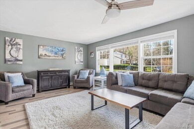 67 Thoreau Ct, Yorktown Heights, NY 10598 - photo 3