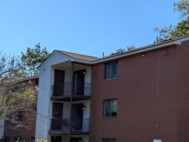 Fox Hunt Condominiums unit 66, Chelmsford, MA 01824 - photo 2