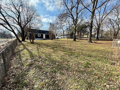 400 S 4th St, Bonham, TX 75418 - photo 5