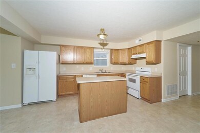 12472 Buccaneers Dr, Fishers, IN 46037 - photo 4