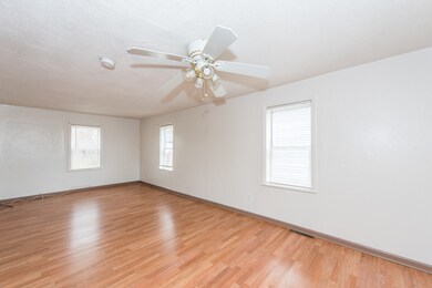 200 Baldwin Ave, Waukegan, IL 60085 - photo 4