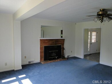 130 Hugo Ln, Statesville, NC 28677 - photo 3