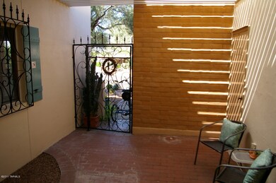 10230 N Valle Del Oro Dr, Tucson, AZ 85737 - photo 5