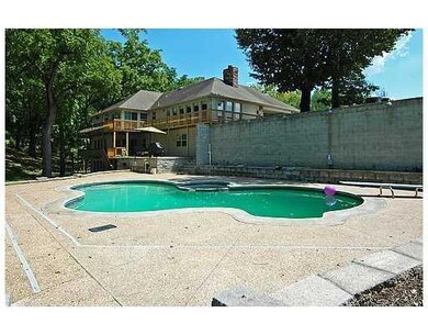 Swimming Pool/Hot Tub/Sauna.