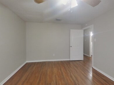 13154 Winding Wood Dr, Houston, TX 77038 - photo 7