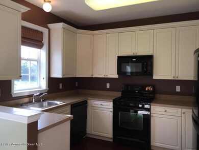 221 Mill Pond Way unit 221, Eatontown, NJ 07724 - photo 7