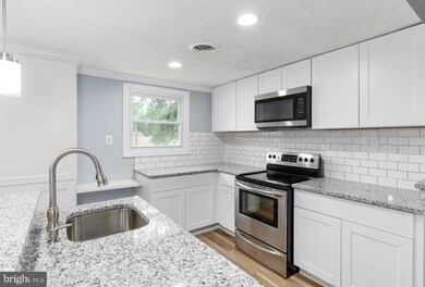 153 Richmond Rd, Colonial Beach, VA 22443 - photo 5