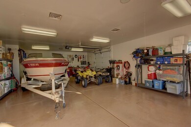 4-car Garage with Side Entrance