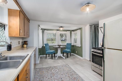 4039 Kent Ave, Kalamazoo, MI 49008 - photo 6