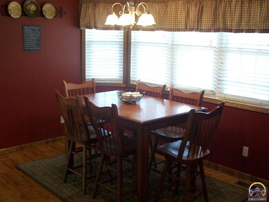 3312 SW 47th Ct, Topeka, KS 66610 - photo 5