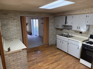 17226 Community St, Lansing, IL 60438 - photo 6