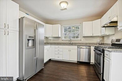 4900 Lockard Dr, Owings Mills, MD 21117 - photo 4