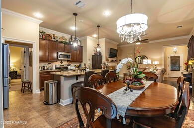 107 Briar Leaf Dining