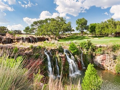 306 Oakview Ct unit 306, Fredericksburg, TX 78624 - photo 4