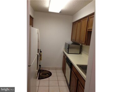 309 Ravens Crest Dr, Plainsboro, NJ 08536 - photo 4