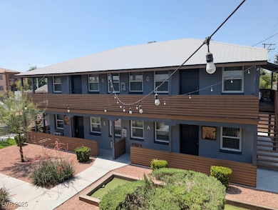 319 N 11th St unit D, Las Vegas, NV 89101 - photo 5