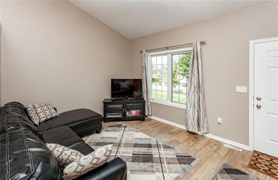 2525 Eagle Point Ct, Des Moines, IA 50320 - photo 3