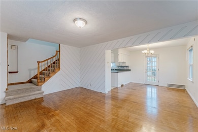 3348 Milverton Rd, Cleveland, OH 44120 - photo 2