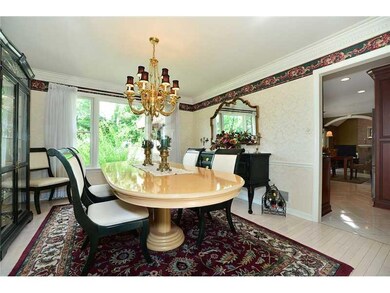 Dining Room. Super spacious dining room features d