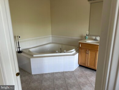 12737 York Mill Ln, Clarksburg, MD 20871 - photo 6