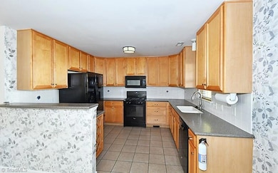 1381 Fort Place Ct, Winston Salem, NC 27127 - photo 7