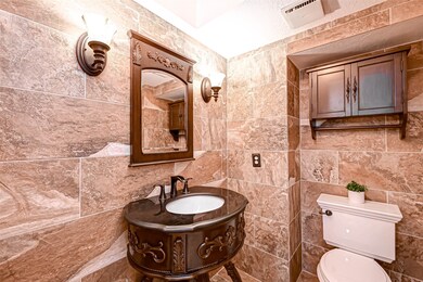 252 Sugarberry Cir unit 252, Houston, TX 77024 - photo 6