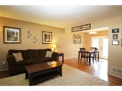 1079 Kevin Dr, Akron, OH 44313 - photo 2