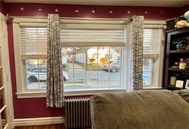 34 Leslie St, Cranston, RI 02910 - photo 4