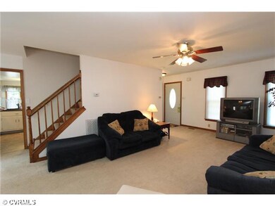 Den/Family/Great Room - Spacious Family Room