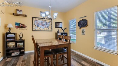 Dining room/flex space
