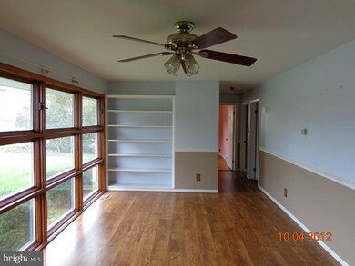 1537 Crest View Ave, Hagerstown, MD 21740 - photo 5