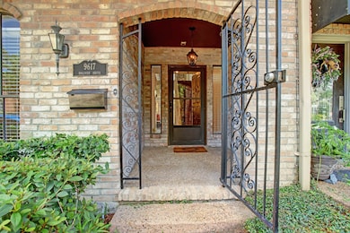 9617 Doliver Dr, Houston, TX 77063 - photo 2