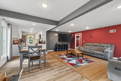 5929 Camden Ave N, Minneapolis, MN 55430 - photo 5