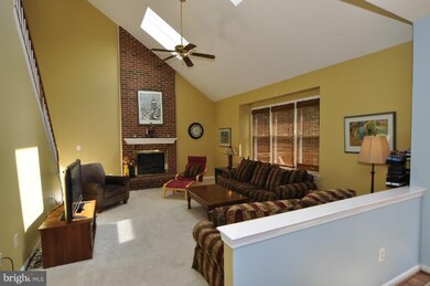 1338 Dasher Ln, Reston, VA 20190 - photo 5