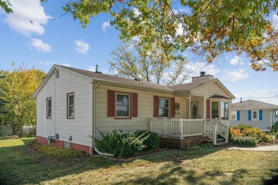 1275 Deloris Dr, Waterloo, IA 50701 - photo 2