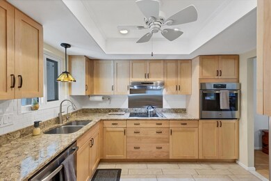 1521 Lakeside Way unit 149, Sarasota, FL 34232 - photo 3