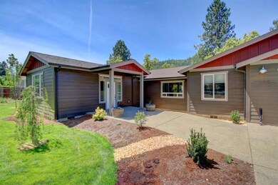 9575 Old Stage Rd, Central Point, OR 97502 - photo 2