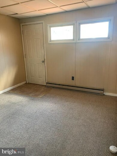 5 S Jardin St unit 4, Shenandoah, PA 17976 - photo 2