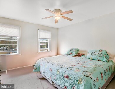 9426 Abingdon Ct, Manassas, VA 20109 - photo 6